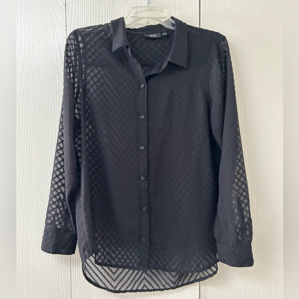 Apt 9 Essentials long sleeve semi-sheer blouse size L